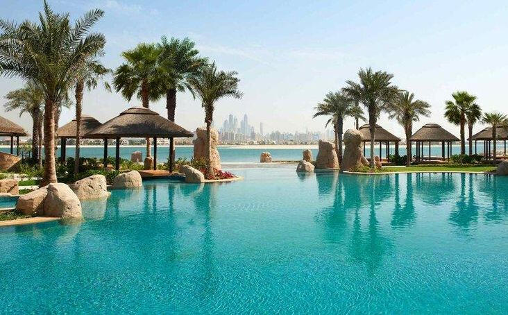 FORFAIT 3 — PRESTIGE : 890.000 FCFA Hébergement en chambre individuelle (standing supérieur)-Visa touristique inclus-Accès VIP au Camp Magic Love-Soins et expériences supplémentaires-Découverte haut de gamme de Dubaï-Billet d’avion non inclus